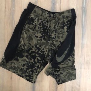 Basketball shorts with pockets